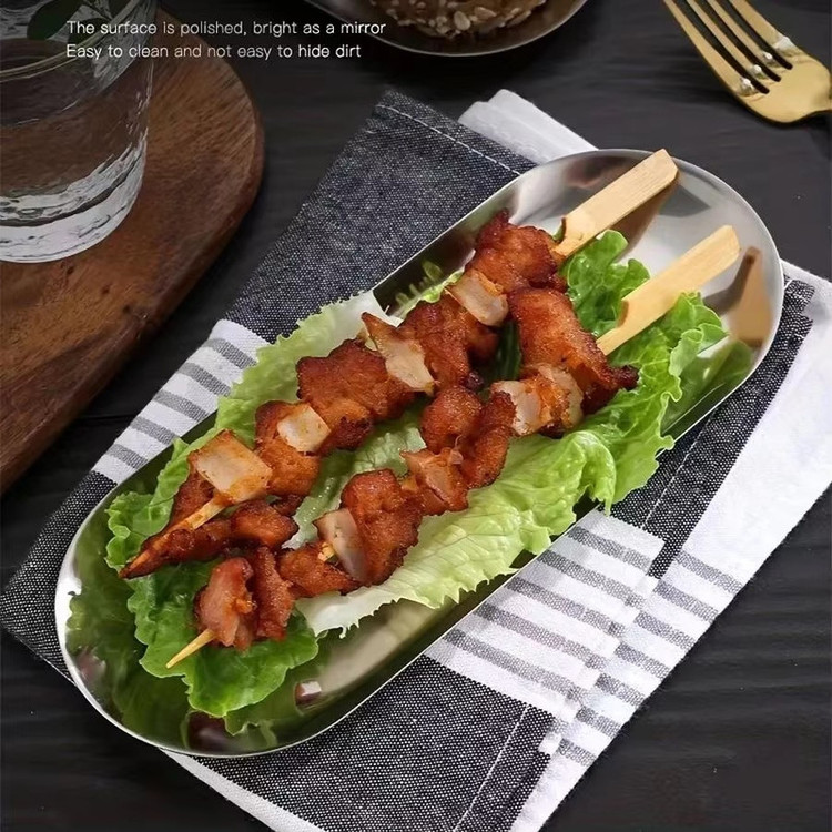 رولتخوری مدل ویکتوریا کد 23 مجموعه 2 عددی استیل 201 ضدزنگ با ابعاد 23×9.5×1 سانتیمتر مناسب اردوخوری، سوشیخوری و دسرخوری با وزن 90 گرم، قابل شستشو با دست و ماشین ظرفشویی